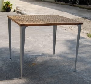 Maldives square table