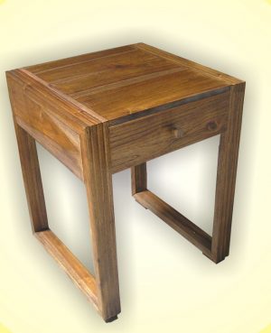 Anka Phone Table